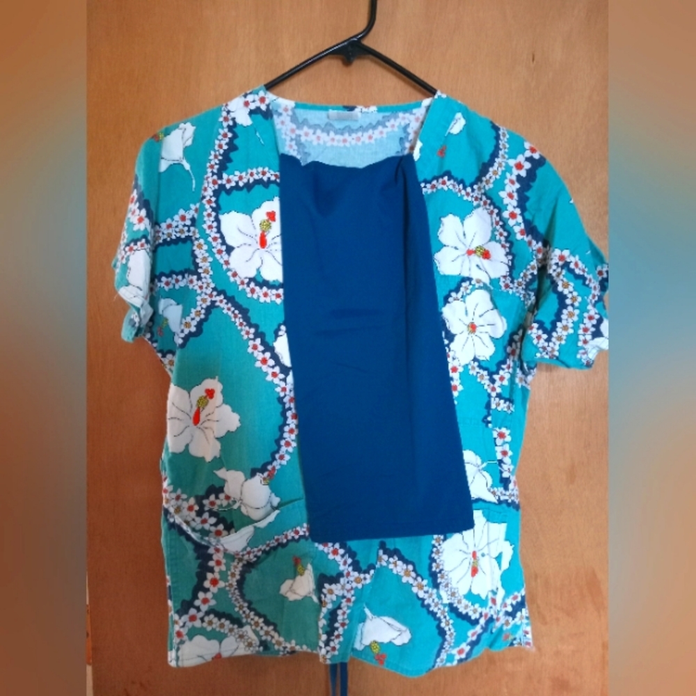 Scrub set